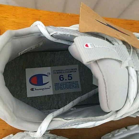 Champion NWT Tank Silver Metallic Women's Running Sneakers SZ 6.5 - Picture 6 of 10